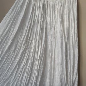 Elegant white maxi skirt